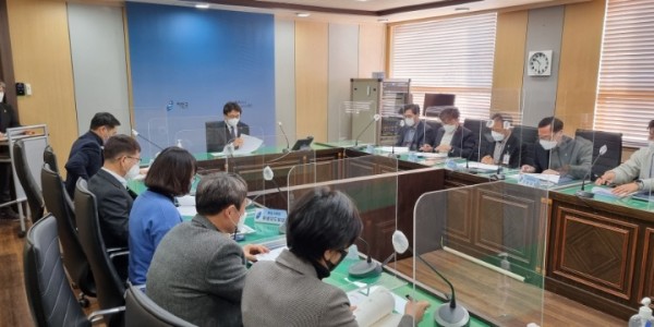 처인구에서 도민체전 총괄지원반을 구성해 추진상황회의를 진행하고 있다..jpg