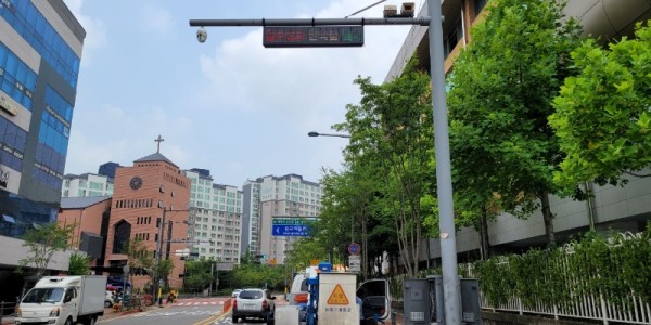 3. (1) 220207_수지구, 불법 주정차 단속 전광판 알림 서비스 운영_상현초등학교 앞.jpg