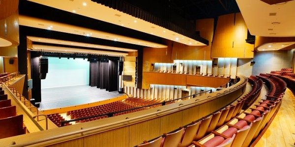 2. (1) 용인시가 용인포은아트홀 등 공연장 및 전시장 대관료 지원 사업을 추진한다. 사진은 용인포은아트홀 모습.jpg