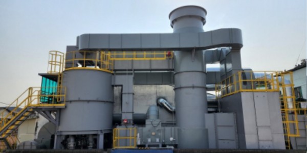 4. 지난해 대기오염 방지시설 설치 지원을 받은 처인구 고림동 소재 한 사업장의 축열식 연소장치 RTO 모습.jpg