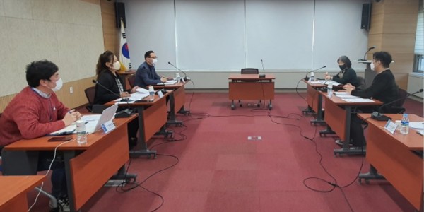 2-1 신갈오거리 도시재생 주민제안 공모사업 선정 심의회가 열린 모습.jpg