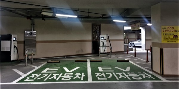 6. 상현2동, 행정복지센터 주차장에 전기차 급속 충전기 2대 설치_사진.jpeg