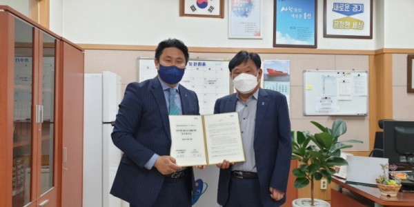 [크기변환]8. 220419_풍덕천2동, 취약계층 소독 지원 위해 전문업체 크렉스와 맞손_사진.jpeg