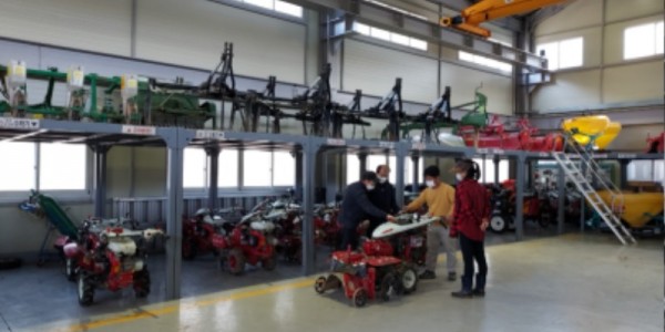 3. 220421_농업인 여러분, 농기계 부담 없이 빌려 사용하세요_사진(1).jpg