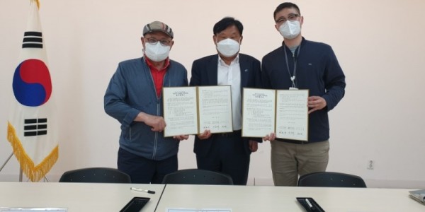 6. 220428_안녕하세요 어르신 건강음료 배달왔습니다_사진.jpeg