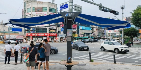 [크기변환]9-1. 처인구 역북동 명지대 입구 사거리에 설치된 스마트 그늘막.jpg