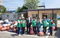 [크기변환]8. 백암면 새마을부녀회는 12일 어려운 이웃을 돕는 