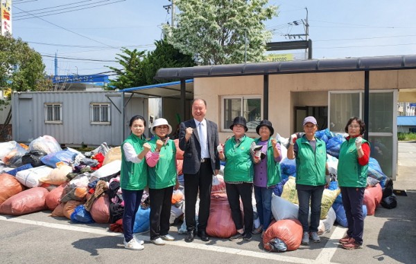 [크기변환]8. 백암면 새마을부녀회는 12일 어려운 이웃을 돕는 