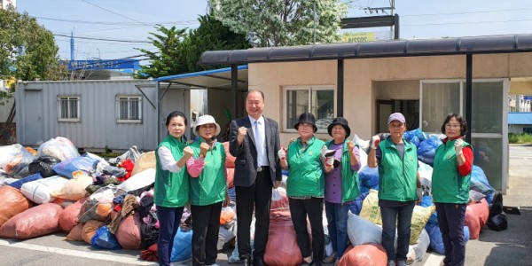 [크기변환]8. 백암면 새마을부녀회는 12일 어려운 이웃을 돕는 