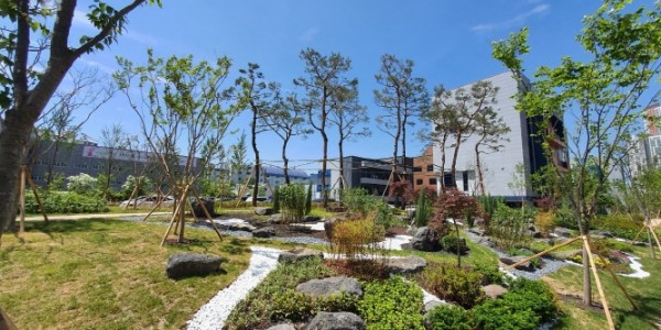 [크기변환]6-1. 흥덕IT밸리에 입주 기업 근로자들과 주민들을 위한 휴식 공간이 마련됐다..jpg