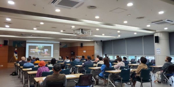 [크기변환]4. 위탁부모 보수교육 모습.jpg