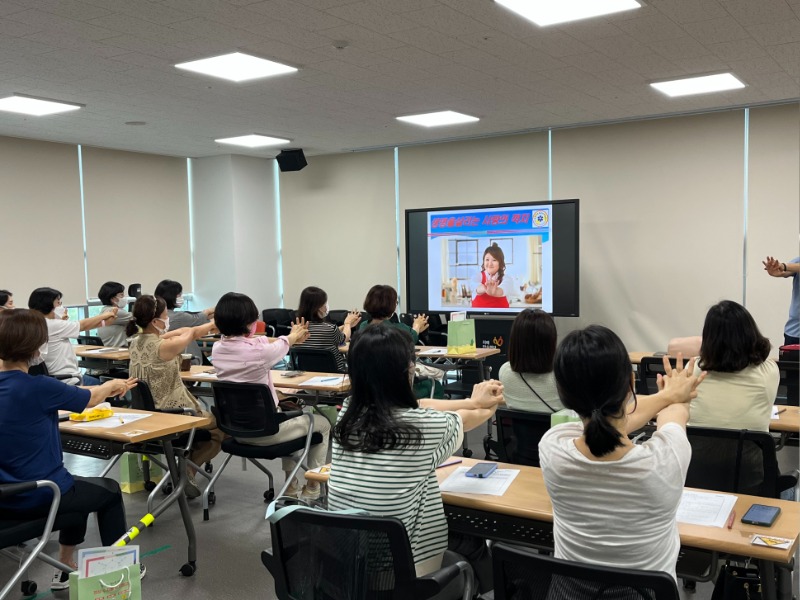 6. 220722_수지구보건소, 노인돌봄생활지원사 57명 대상 응급처치 교육_사진.jpg