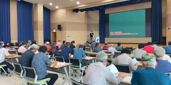 2. 용인시가 17일 농업기술센터 대강당에서 쌀전업농연구회원 80명을 대상으로 전문가 초청 교육을 진행했다..JPG