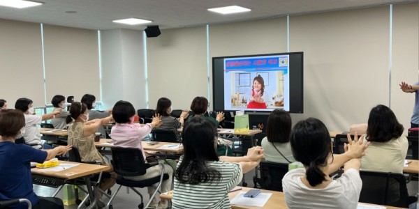 6. 220722_수지구보건소, 노인돌봄생활지원사 57명 대상 응급처치 교육_사진.jpg