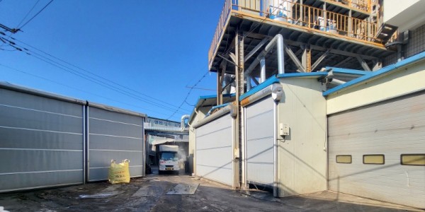 4. 악취방지를 위해 관내 한 도축업체가 스크린도어(밀폐시설)을 설치한 모습.jpg