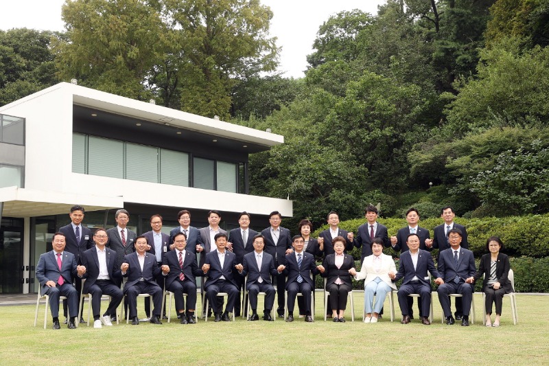 220818 염종현 의장, 경기도의회.경기도 오찬 정담회서 신속한 정책집행 통한 민생과제 해결 강조 (3).jpg