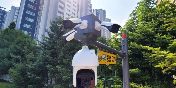 2-2. 용인시의 한 아파트 단지 앞에 설치된 CCTV.jpg