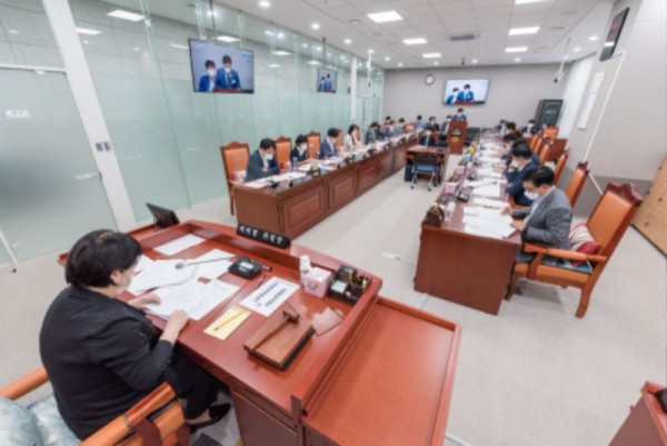 220812 기획재정위원회, 첫 조례안 의결 (1).jpg