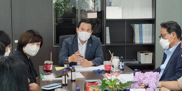 220824 이오수 의원, 광교신도시 송전철탑이설공사에 대한 지역주민 설명회 개최 (1).jpg