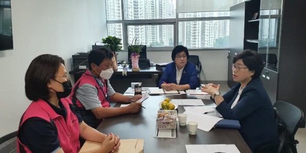 220826 김옥순·박옥분 의원, 전국학교 비정규직노동조합과의 정담회 개최 (2).jpg