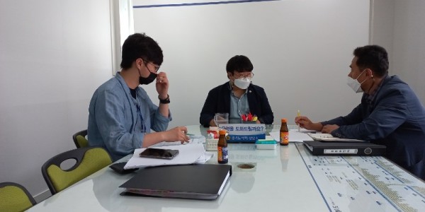 220830 유호준의원, 도시녹지 관련 업무보고 받아.jpg