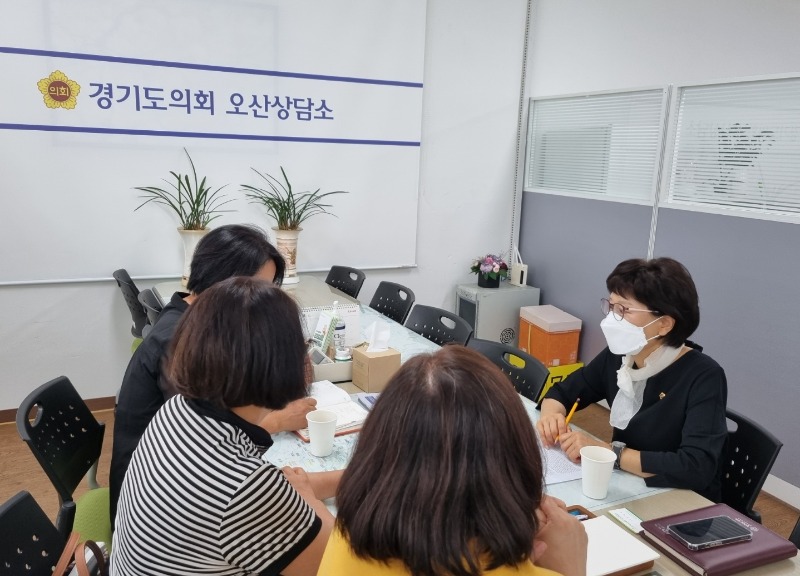 220914 김미정 의원, 혁신학교 재지정 폐지에 관한 정담회 가져.jpg