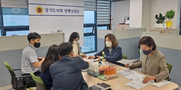 220905 박명숙.이혜원 의원, 양평교육지원청 관계자와 정담회 실시 (2).jpg