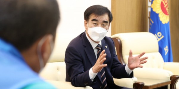 220905 염종현 의장, ‘의원과 직원 간 원활한 소통체계 마련’ 등 약속 (4).jpg