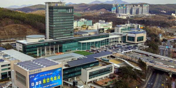 6. 드론으로 촬영한 용인시청사.jpg