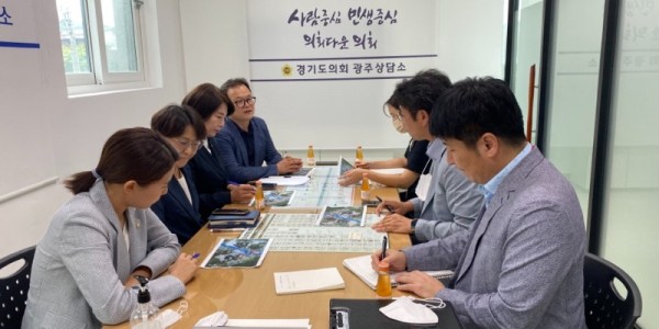 220915 임창휘 의원, 광주시 의원들과 신설학교 추진을 위한 정담회 실시.jpg