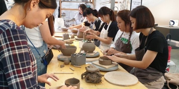문화예술교육 프로그램 ‘뮤지엄에서 아침을’  도예교실.jpg