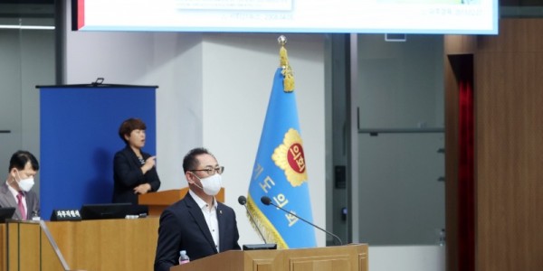 220922 김완규 의원, 일산대교 통행료 무료화 공약 이행 촉구 도정질의 실시 (2).jpg