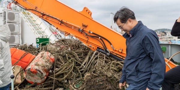 경기청정호 해양쓰레기 수거현장 (2).jpg