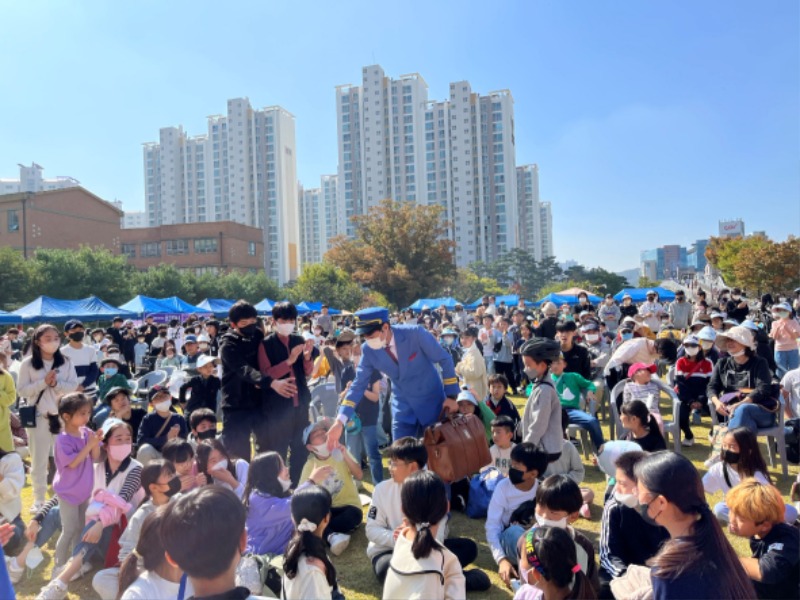 221016_동백1동, 제1회 동백1동 동민의 날 축제 동동데이 열어_사진(1).jpeg