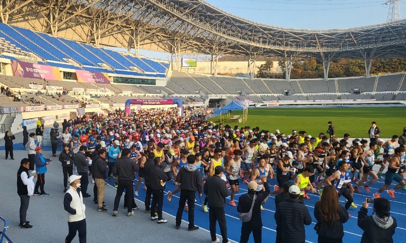 제33회 경기도생활체육대축전 2022 용인 마라톤 경기 모습.jpg