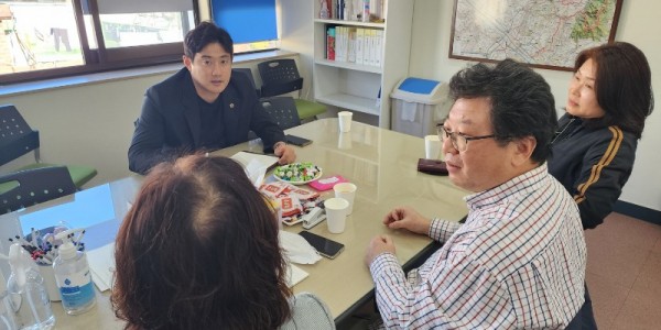 221014 이상원 의원, 두산·원일빌라 개발편입 대책논의.jpg