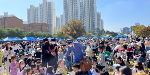 221016_동백1동, 제1회 동백1동 동민의 날 축제 동동데이 열어_사진(1).jpeg