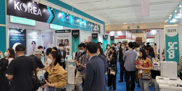 자카르타 전시회.jpg