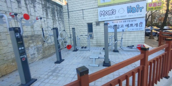 3. 중앙동이 신우아파트 사거리에 주민쉼터를 조성했다.jpg