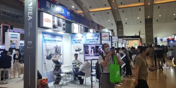 인도네시아 산업기계 전시회.jpg
