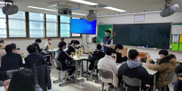 4-1. 힐링 원예교육 프로그램 운영 모습.jpg