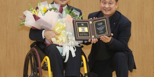 수상 사진(박재용 의원).jpg