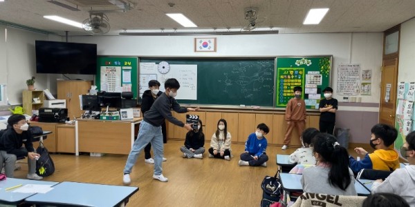 교육연극수업 사진.jpg