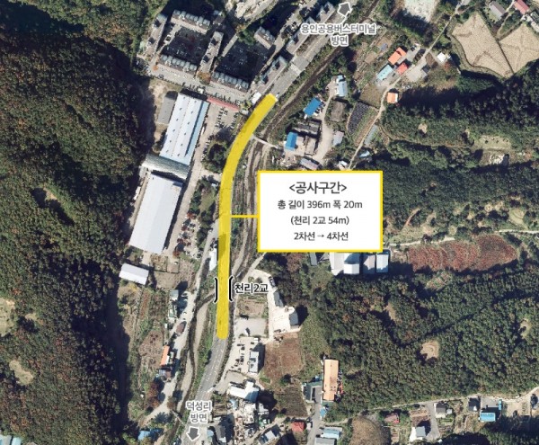 3-1. 용인특례시가 건설된 지 40년이 지난 처인구 이동읍 천리2교를 다시 건설한다. 노란색 표시선이 약 400미터 공사 구간..jpg