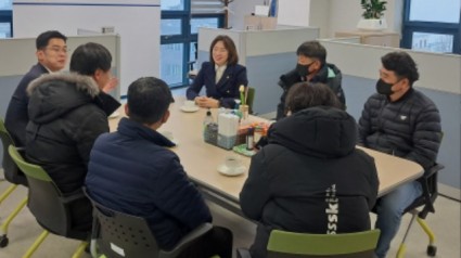 230116 이혜원의원,청운고등학교 축구부 관계자 및 학부모와 정담회 개최 (1).jpg