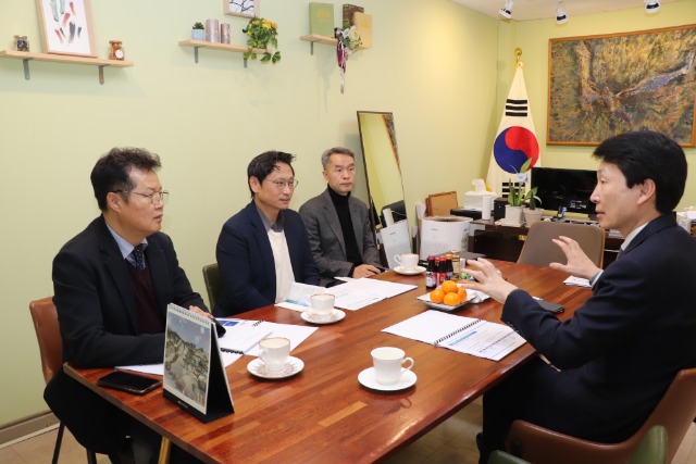 오후석 경기도 행정2부지사-김민철 국회의원, 경기북부특별자치도 설치 한뜻 모아.JPG