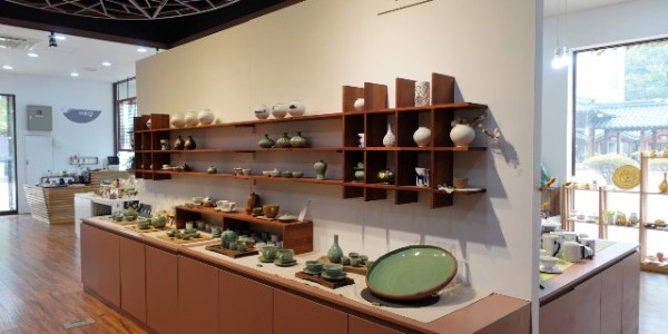 여주도자세상 쇼핑몰 아트숍 내부전경.jpg