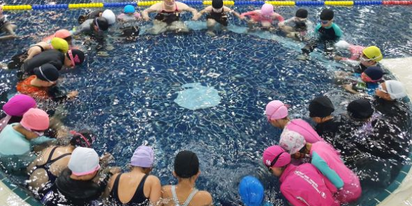 2. 포곡초등학교 학생들이 참여한 생존수영교실 모습.png
