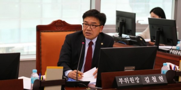 230317 김철현 의원, 경기도 옴부즈만 구성 및 운영에 관한 조례 일부개정조례안 상임위 통과 (2).JPG