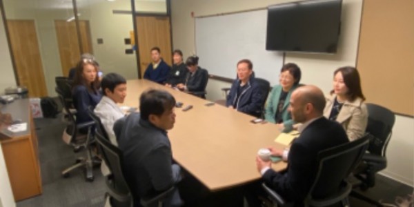 1-1. 용인특례시 민간경제교류사절단이 미국 오스틴시를 방문해 관계자들과 면담했다..jpg